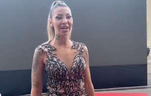 ANELI BESNA: Nakon saznanja za veridbu <span style='color:red;'><b>Asmin</b></span>a i Stanije doživela pomračenje