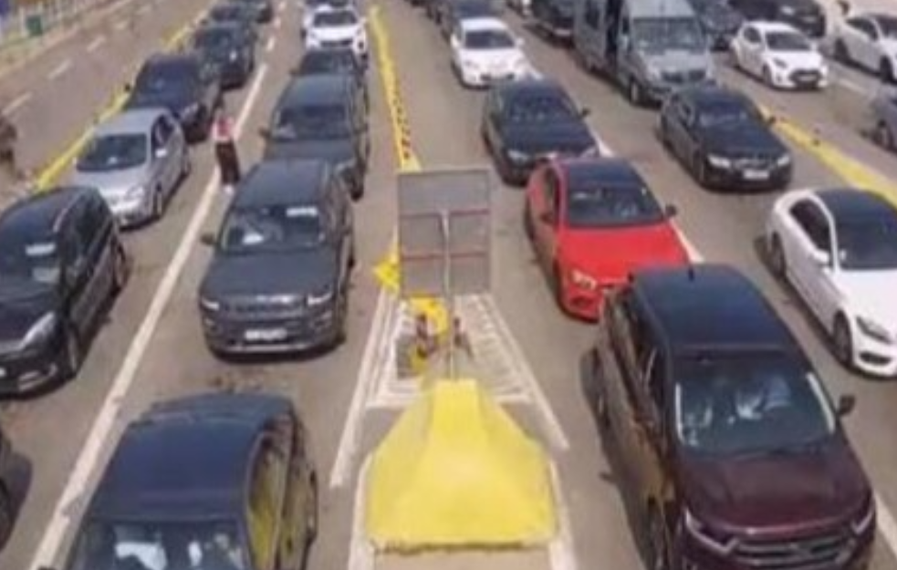 PAKAO NA GRANICAMA SRBIJE: Nepregledne kolone na Gradini i Preševu, počele gužve i na Horgošu (FOTO)