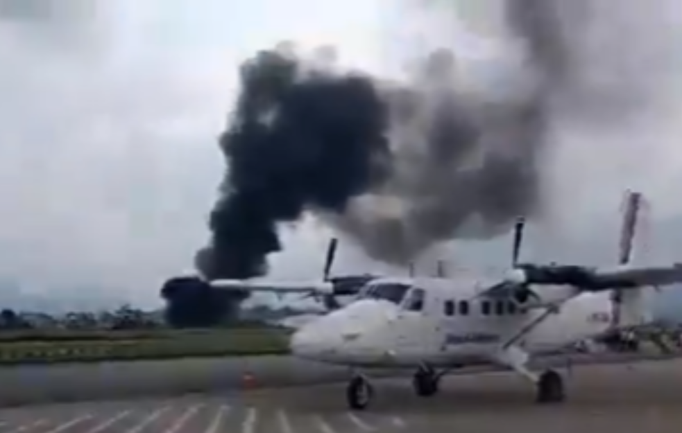 SRUŠIO SE AVION NA AERODROMU: Velika nesreća na nebu, ima poginulih (VIDEO)