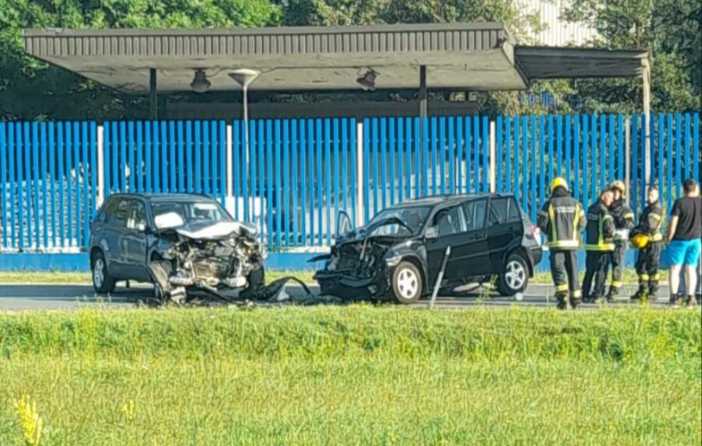 Strašna nesreća kod Sevojna! Vozila potpuno smrskana! Vatrogasci izvlačili povređene