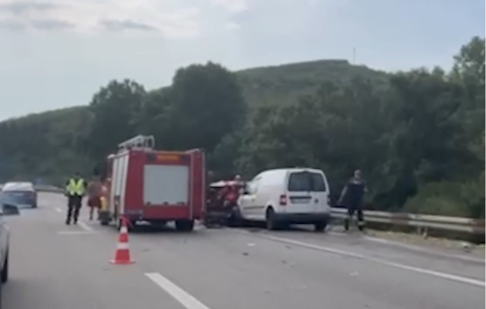TEŠKA NESREĆA NA AUTO-PUTU KOD POJATA (FOTO)