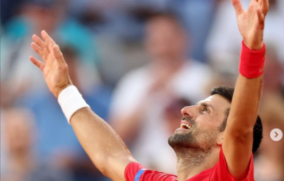 Novak Đoković posle plasmana u finale Olimpijskih igara zapevao „Veseli se srpski rode“,