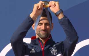 ZLAAAATOOOOOOOO ZA NOVAKA ĐOKOVIĆA! Naš Nole je OLIMPIJSKI ŠAMPION!!! RADUJ SE SRBIJO!!! (VIDEO, FOTO)