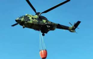 POŽAR NA STAROJ PLANINI: Gase helikopteri (VIDEO)