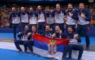 ZLAAAAAATOOOOO! VATERPOLISTI SRBIJE OSVOJILI ZLATNU MEDALJU NA OLIMPIJADI: Trostruki uzastopni šampioni!!! RADUJ SE SRBIJO! (VIDEO, FOTO)