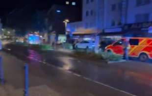 TERORISTA NA<span style='color:red;'><b>SUMI</b></span>CE UBIJAO LJUDE ISPRED BINE: Novi detalji napada na festivalu u Nemačkoj (VIDEO)