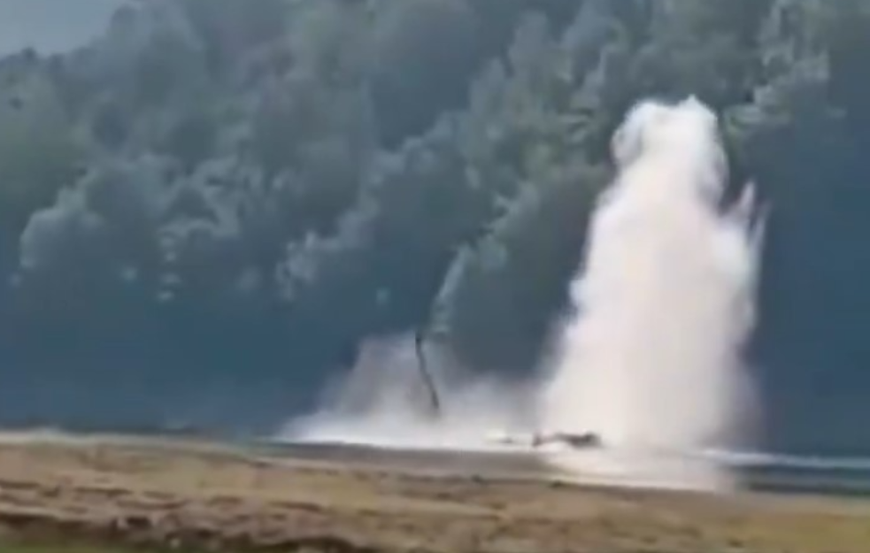 SRUŠIO SE VOJNI HELIKOPTER U BOSNI! Pao u Jablaničko jezero (VIDEO, FOTO)