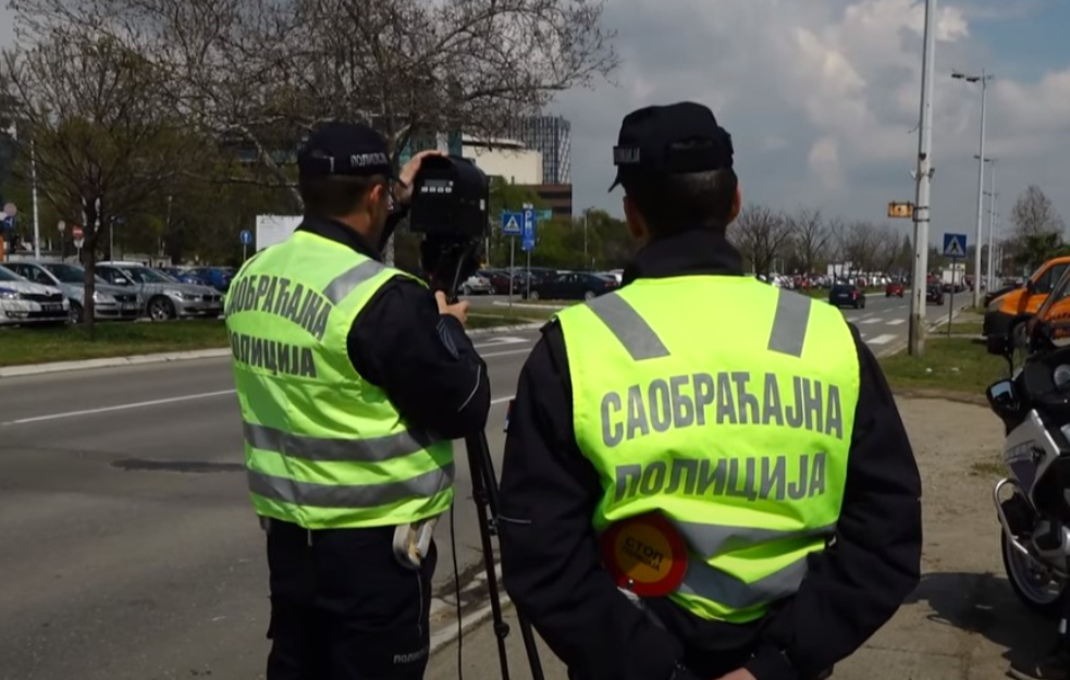 POČINJE POJAČANA KONTROLA SAOBRAĆAJA U ZONAMA ŠKOLA: Dnevno bude i do sedam slučajeva nasilničke vožnje! 