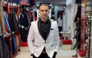 Milan Mitrović pokazao nove <span style='color:red;'><b>ples</b></span>ne korake, gore mreže: „Kolo zvano savijača“ (VIDEO)