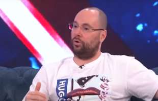  Zvezdan tvrdi da nema zabranu prilaska Anđeli, otkrio da mu je upala u stan, pa negirao da joj je obio kola i ostavio porukicu (VIDEO)