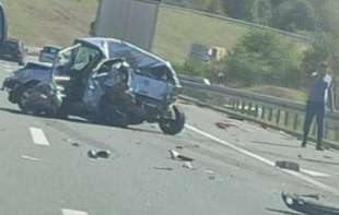 TEŠKA NESREĆA NA AUTO-PUTU MILOŠ VELIKI: Automobil potpuno zgužvan (FOTO)
