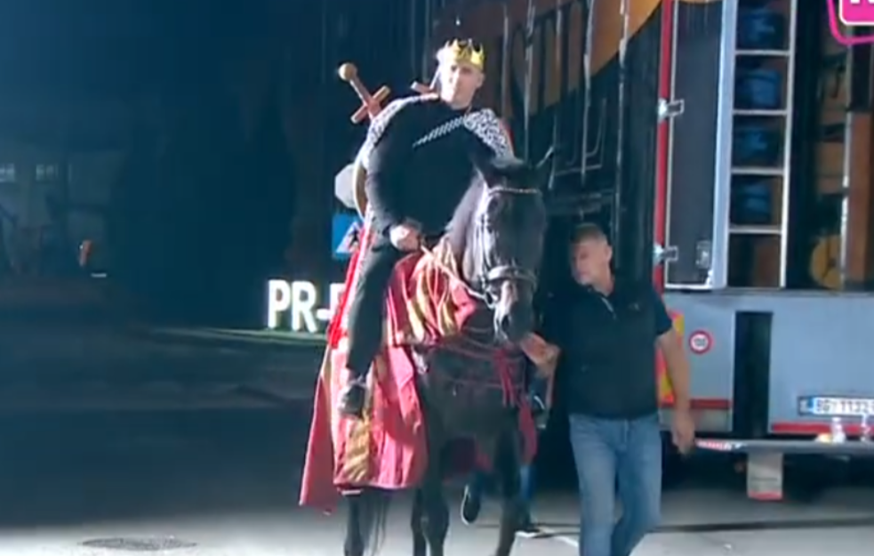 Kristijan Golubović propao kroz rupu, slomio se pred ulazak na Farmu! (VIDEO)