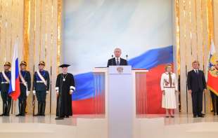 KAKO <span style='color:red;'><b>VLADIMIR PUTIN</b></span> SLAVI ROĐENDAN