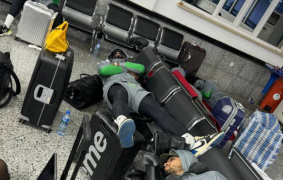 SRAMOTA AFRIČKOG FUDBALA: Nigerijska reprezentacija ostala zaglavljena na aerodromu 15 sati