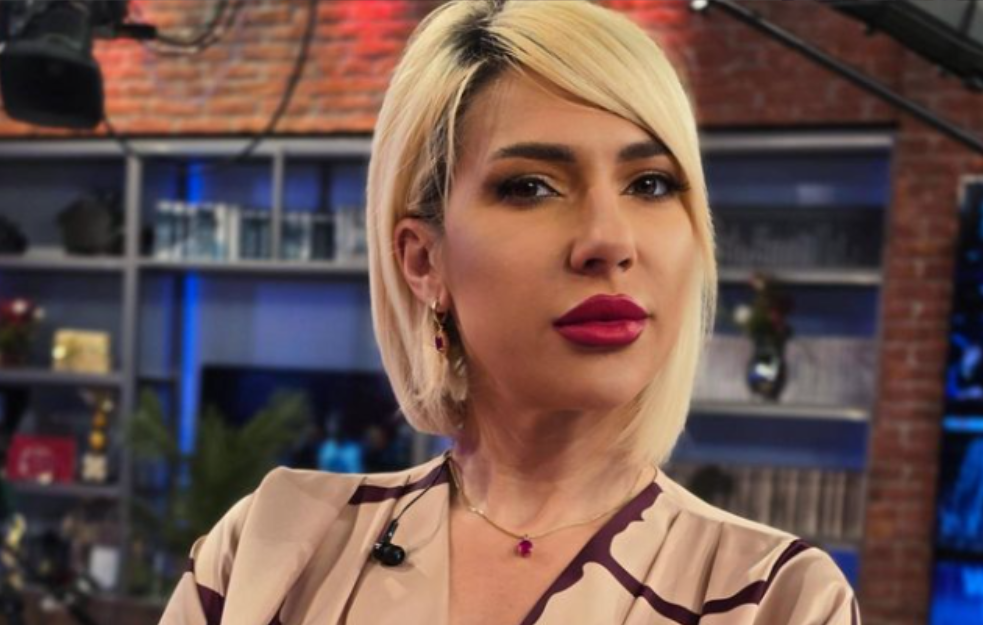 Ovo je CV Jovane Jeremić: Otkrila koliko jezika govori!