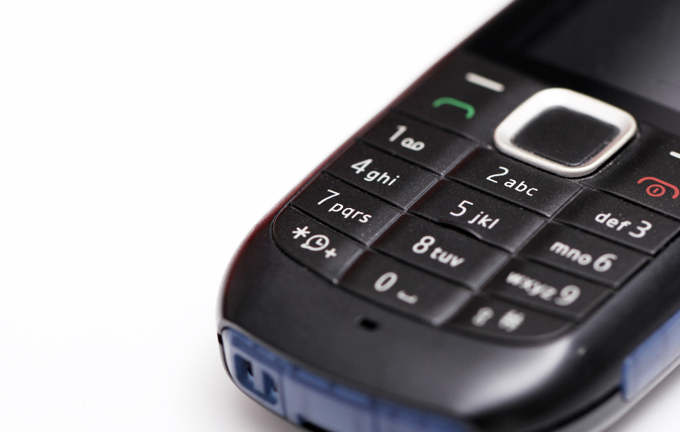 Zbog čega su tasteri i dugmići na uređajima i telefonima ponovo u modi
