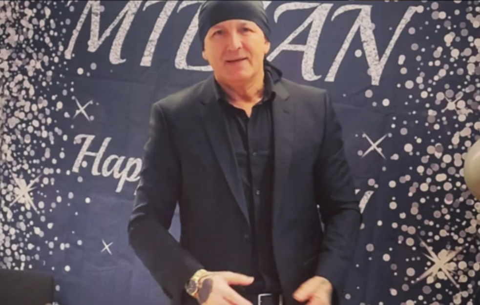 Svi ga znate kao Crnog, a nikada ne biste pogodili <span style='color:red;'><b>pravo ime</b></span> popularnog pevača