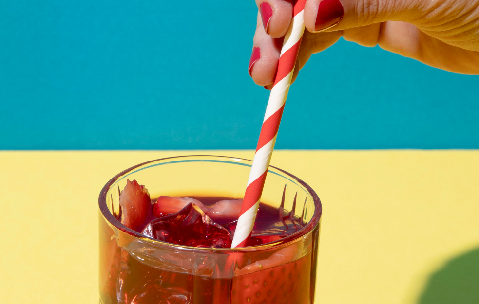 Jednostavno, ali moćno: Kako obična slamčica može izlečiti promuklost?