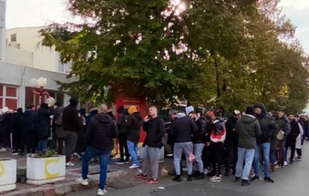 Haos na blagajnama Zvezde! Počela prodaja karata za derbi! (FOTO)
