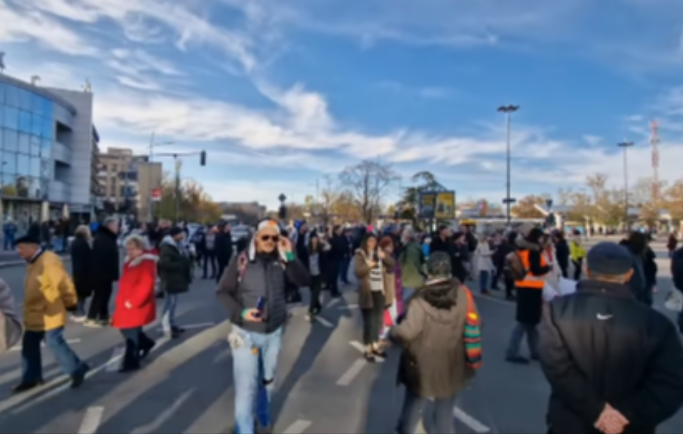 Pretučeni Novosađanin tvrdi da je pretučen u zgradu policije i da može da prepozna napadača