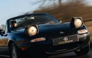 A sada i električna <span style='color:red;'><b>Mazda</b></span> MX-5