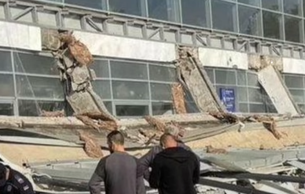 Proces za pad nadstrešnice
