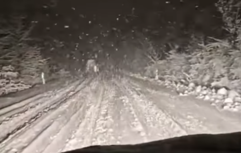 STRAŠNO: Vozio traktor bez ikakvog osvetljenja, sreća pa nema mrtvih! (VIDEO)