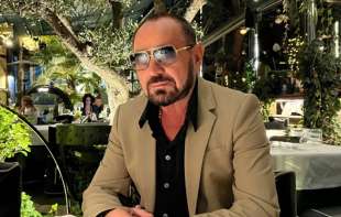 <span style='color:red;'><b>Energija</b></span> mladića, a nećete verovati koliko godina ima Mile Kitić Showbiz 24.12.2024.