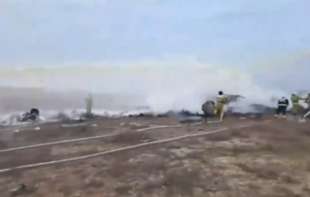 <span style='color:red;'><b>Stjuardesa</b></span> preživela pad aviona: Ne prestaje da plače, potresla internet (VIDEO)