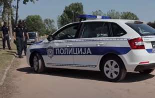 Užas u Batajnici! Mrtav pijan <span style='color:red;'><b>pretukao suprugu</b></span>, udarao je nogama u glavu