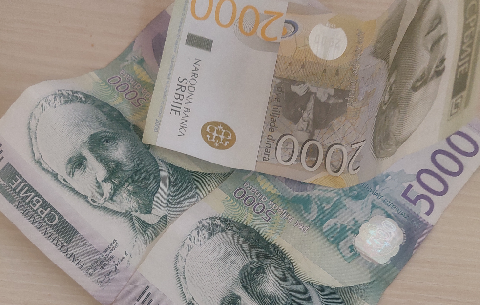 Plate u javnom sektoru u Srbiji veće nego kod privatnika 