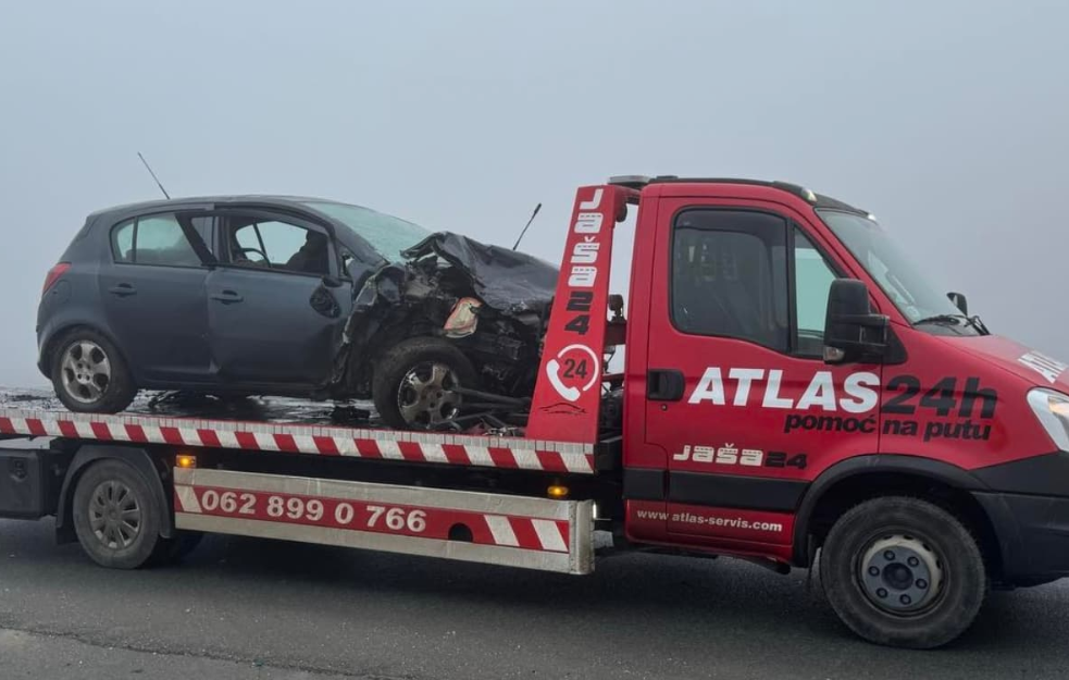 TRAGEDIJA: Dve bebe stare mesec dana preminule nakon saobraćajne nesreće kod Novog Sada