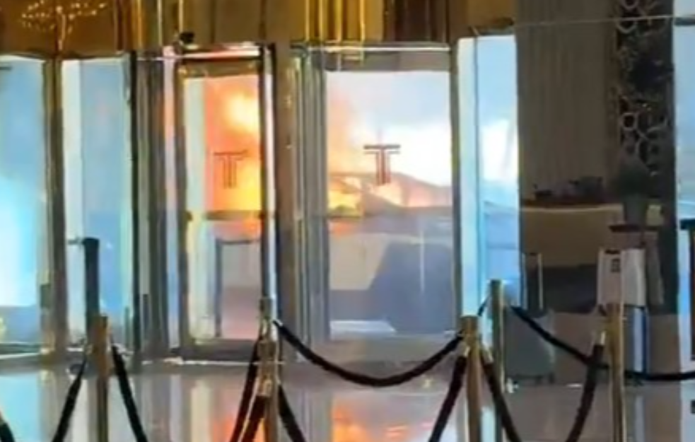 Slučajnost, napad ili opomena? Teslin električni džip eksplodirao ispred Trampovog hotela (VIDEO)