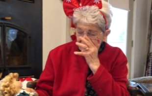 Baka (90) dobila poklon koji je čekala celog života! Pogledajte ovaj dirljivi trenutak (VIDEO)
