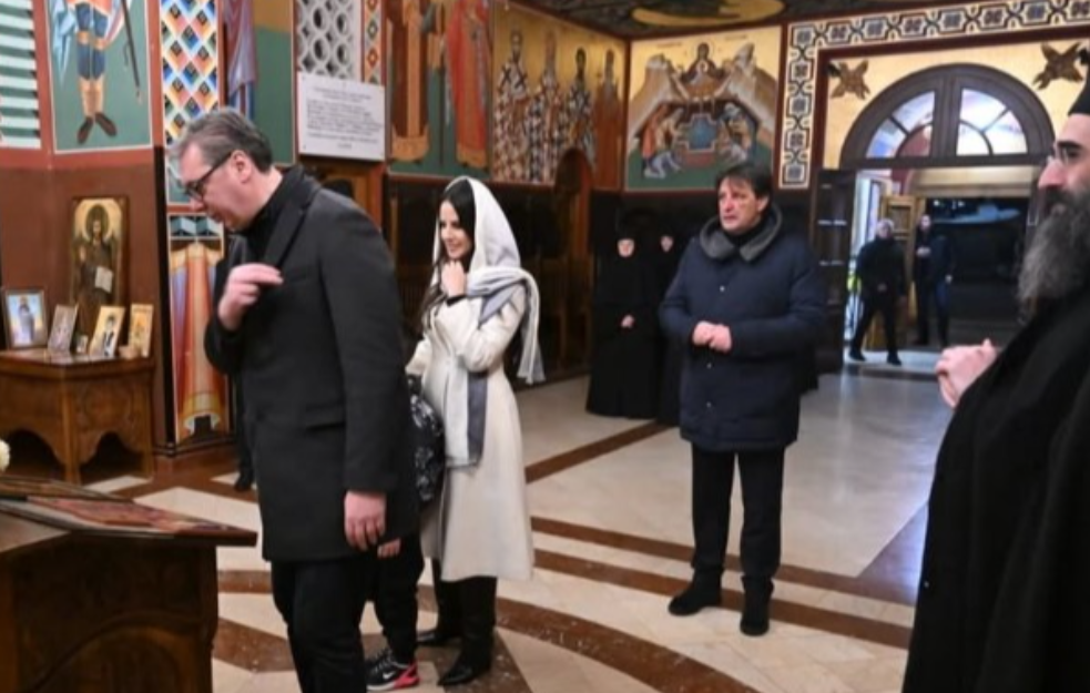 Povratak veri: Vučić sa porodicom obišao manastir Đunis kod Kruševca