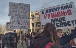 SAD ILI NIKAD: Srbiji je potrebno <span style='color:red;'><b>jedinstvo</b></span> mladosti i starosti, ili će mafija prevladati