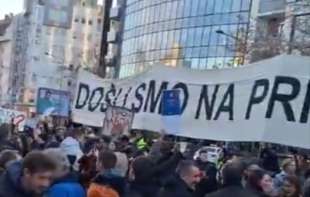  Studenti održali protest ispred zgrade <span style='color:red;'><b>BIA</b></span> u Novom Sadu: 