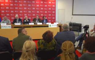 <span style='color:red;'><b>Prelazna vlada</b></span> stručnjaka za spas Srbije: “Jedino rešenje za izlazak iz krize”