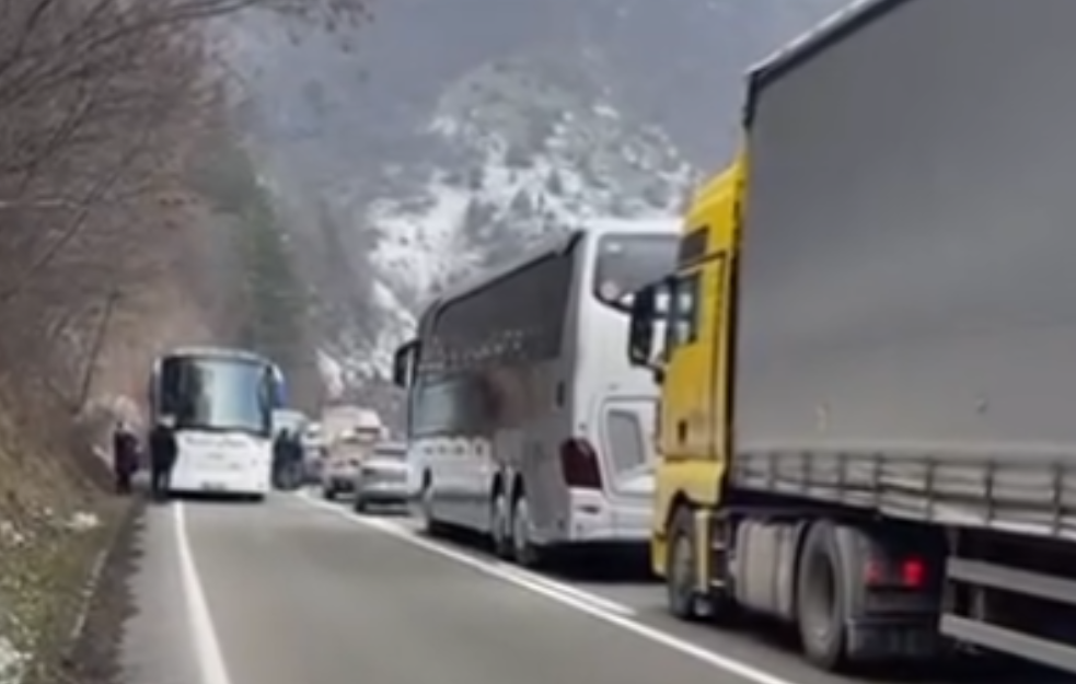 Težak udes na Ibarskoj: Sve je blokirano