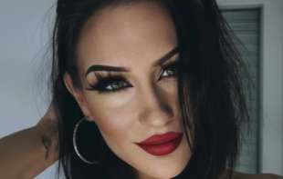 Da li ste znali koliko godina ima Stefani? <span style='color:red;'><b>Porodila se</b></span>, a tek što je postala punoletna...