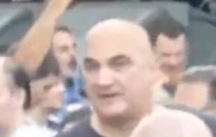 ZORAN STANIĆ ZVANI ZIS: OD INTERNET NASILNIKA DO BANjIČKOG ALKOHOLIČARA – MRAČNI PAD BIVŠEG FUNKCIONERA