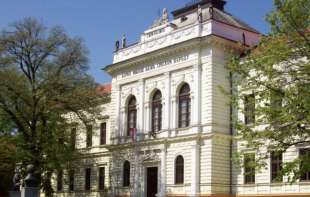 Nastavnici gimnazije Jovan Jovanović Zmaj produžili obustavu rada do 3. februara