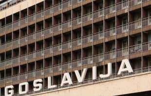 „Hotel <span style='color:red;'><b>Jugoslavija</b></span>” zauvek nestao: Novi Beograd bez kultnog zdanja