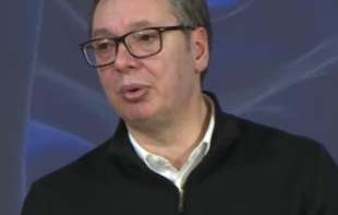 Vučić obišao dva <span style='color:red;'><b>okrug</b></span>a na severu: 