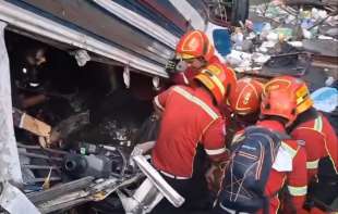 Stravična nesreća u Gvatemali: Autobus sleteo u provaliju, najmanje 55 putnika stradalo (UZNEMIRUJUĆI VIDEO)