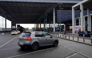Da li je ovo najskuplja kazna za parking? Vlasnik ovog GOLFA mora da plati 200.000 evra
