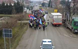 Ne stišavaju se protesti širom Srbije: Studenti iz Čačka krenuli peške ka Nišu, Bujanovčani stugli do Vranja (VIDEO)