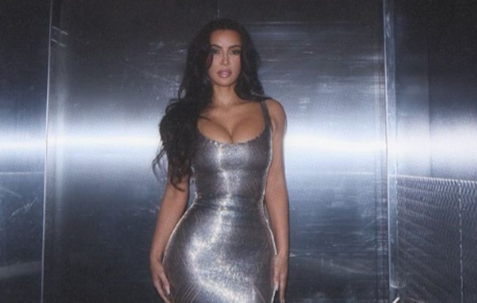 Ovako je Kim Kardašijan izgledala pre svih operacija
