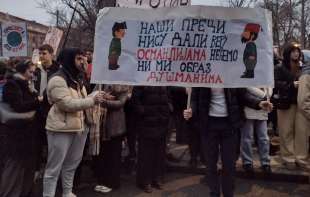 I studenti iz Pirota pešačiće do Niša:„NIZ NIŠAVU ZDIGNUTU GLAVU!“ - a tu je i PEGLANA KOBASICA!