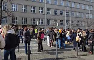 „Ako sruše Petu beogradsku gimnaziju, srušili su proteste“